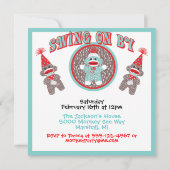 Baby Sock Monkey Verjaardagsfeestuitnodigingen Kaart (Achterkant)