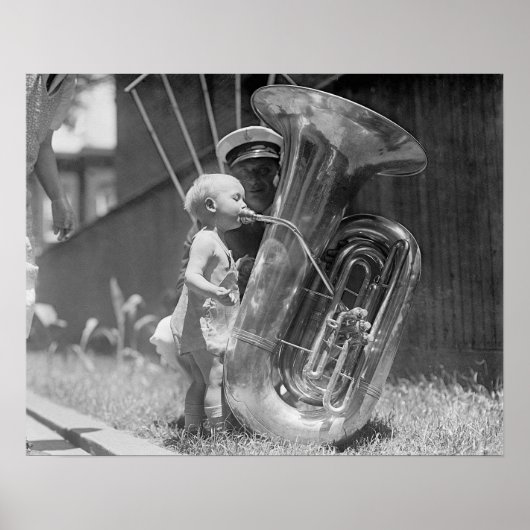 Baby Spelen Tuba, 1923.  foto Poster (Voorkant)