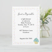 Baby sprinkhanen nodigt u uit met blauwe cupcake kaart (Staand voorkant)