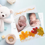 Baby Thanksgiving Newborn Photo Herfst Briefkaart<br><div class="desc">Dit prachtige, moderne Thanksgiving briefkaart van de pasgeboren baby is voorzien van een collage van twee foto's onder de woorden dankbaar en gezegend. Deze elegante herfstbladfoto met trendy wit hout achter de bladeren is een schitterende vakantiekaart om te versieren met afbeeldingen tweekleppige baby's of twee afbeeldingen van je nieuwe baby....</div>