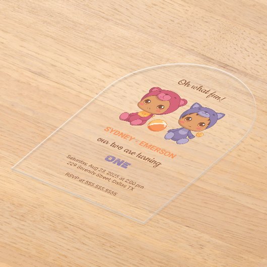 Baby Twins Eerste Verjaardag Kat Beer Transparant Acryl Uitnodigingen (Laagn)