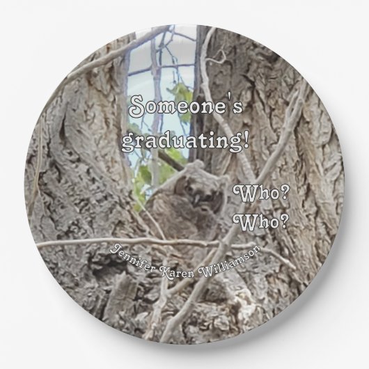 Baby Uil in Tree Iemand Afstuderen Wie Wie Papieren Bordje (Voorkant)