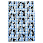 Baby voetafdrukken op blauwe gingham middelgrote G Medium Cadeauzakje (Voorkant)