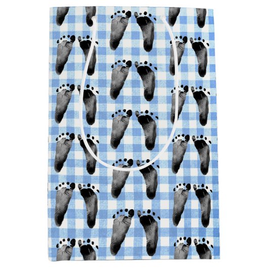 Baby voetafdrukken op blauwe gingham middelgrote G Medium Cadeauzakje (Voorkant)