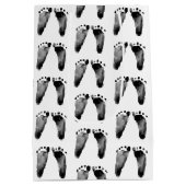 Baby voetafdrukken op wit medium cadeauzakje (Achterkant)