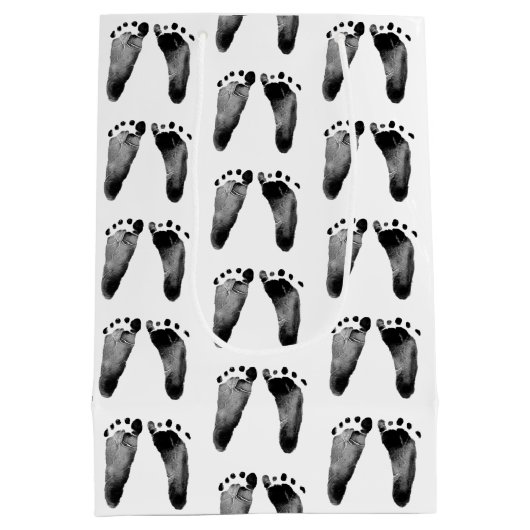 Baby voetafdrukken op wit medium cadeauzakje (Achterkant)