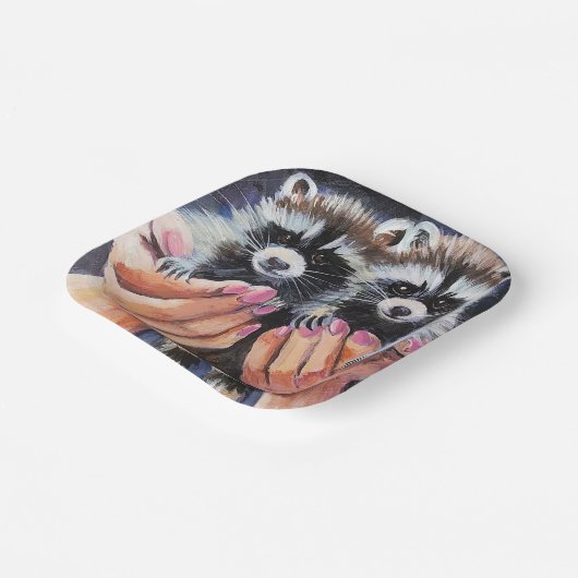 Baby wasberen in handen Papieren Borden Papieren Bordje (Gebogen)