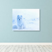 Baby White Artic Fox bij sneeuw Canvas Afdruk (Insitu (Houten vloer))