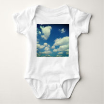 Baby wolken, aan een blauwe lucht