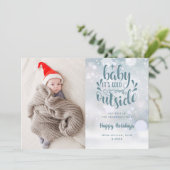 Baby zijn koude buitenjongen winterfeestdag geboor aankondiging (Staand voorkant)