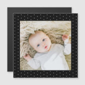 Babyfoto Zwart en Wit Kleine Stippen Magnetische Uitnodiging (Voorkant / Achterkant)