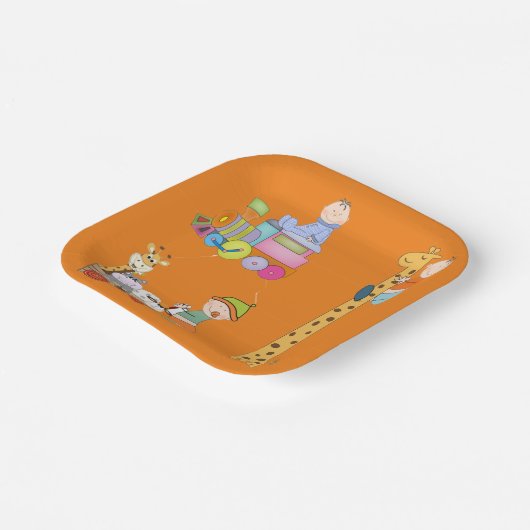 Babyjongens met Giraffe en wagen van de kleutertre Papieren Bordje (Gebogen)