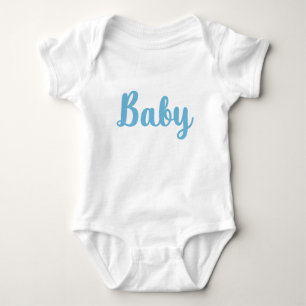 Babykleding met daarop het woord baby geschreven romper