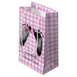 Babymeisje voetafdrukken met strik  klein cadeauzakje