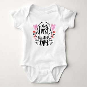 babymeisjes eerste Valentijnsdag woordkunst Romper