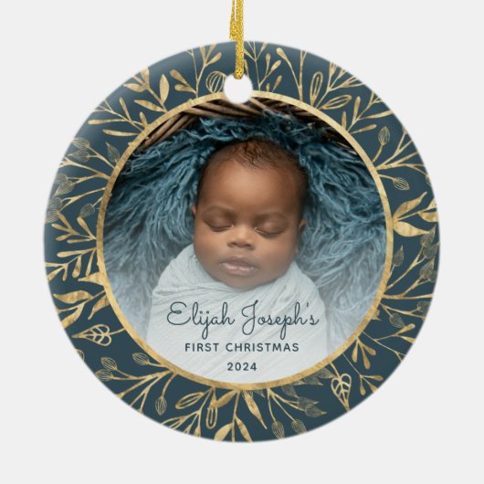 Baby's 1e Kerstfoto Goud Bladerdek Blauwgroen Rond Keramisch Ornament (Achterkant)