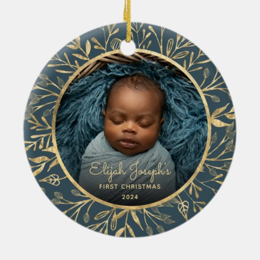 Baby's 1e Kerstfoto Goud Bladerdek Blauwgroen Rond Keramisch Ornament (Achterkant)