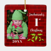 Baby's 1e Kerstmis Red Brick Keepsake Keramisch Ornament (Achterkant)