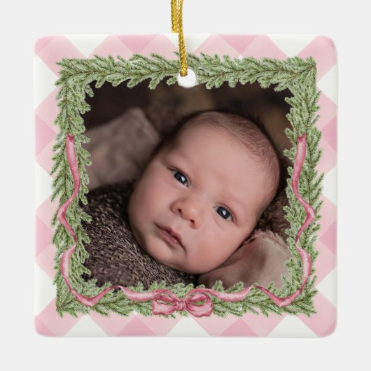 Baby's 1e Kerstmis roze gingham foto Keramisch Ornament (Voorkant)