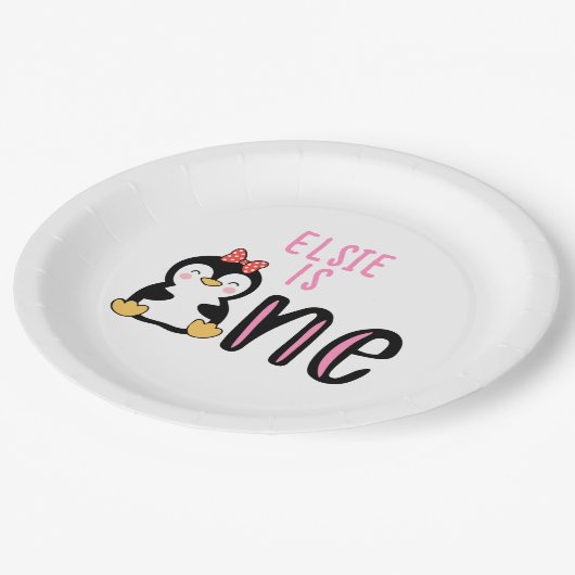 Baby's 1e Verjaardagsnaam Penguin Schattige Papieren Bordje (Gekanteld)