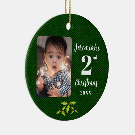 Baby's 2e Kerstmis Groene Faux Stof Rond Keramisch Ornament (Rechts)