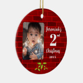 Baby's 2e Kerstmis Rode Steen Ronde Keepsake Keramisch Ornament (Rechts)