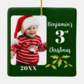 Baby's 3e Kerstmis Groene Faux Stof Keepsake Keramisch Ornament (Achterkant)