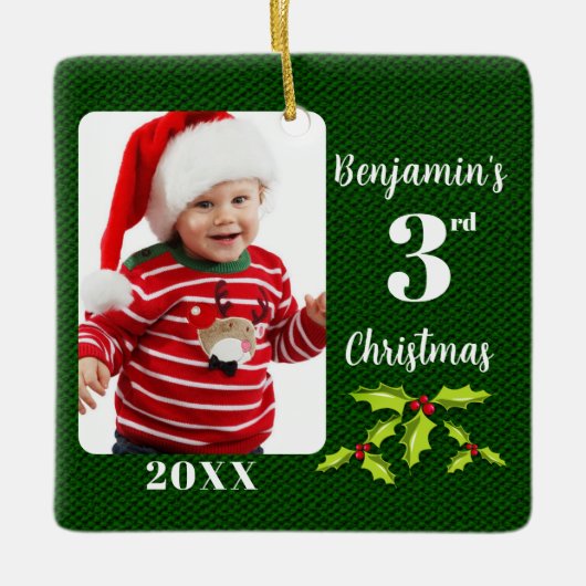 Baby's 3e Kerstmis Groene Faux Stof Keepsake Keramisch Ornament (Voorkant)