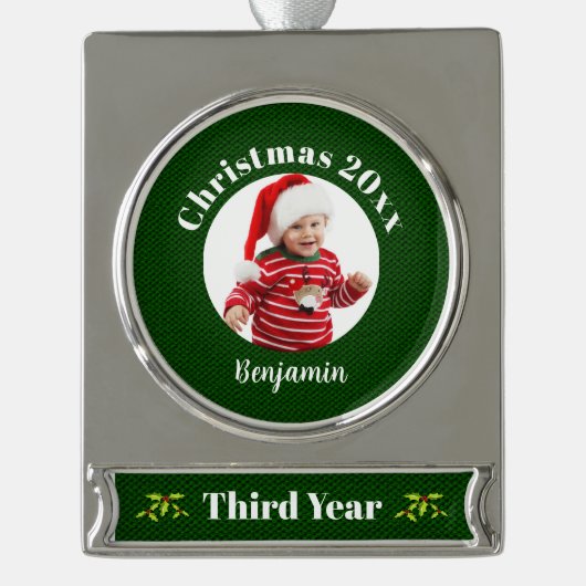 Baby's 3e Kerstmis Groene Faux Stof Keepsake Verzilverd Banner Ornament (Voorkant)