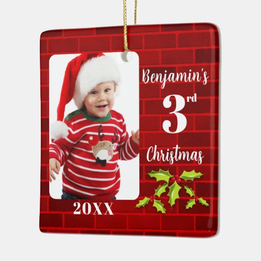 Baby's 3e Kerstmis Rode Steen Keepsake Keramisch Ornament (Links)