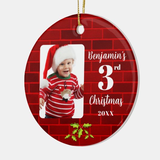 Baby's 3e Kerstmis Rode Steen Ronde Keepsake Keramisch Ornament (Links)