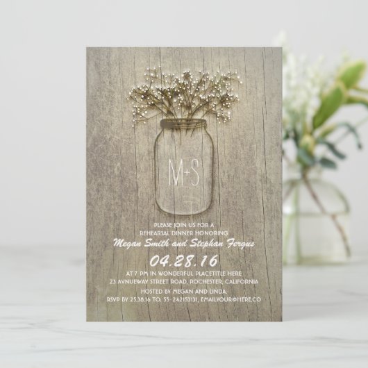Baby's Breath Mason Jar Rustic Rehearsal Dinner Kaart (Staand voorkant)