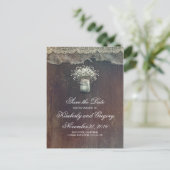 Baby's Breath Mason Jar Rustic Save the Date Aankondigingskaart (Staand voorkant)