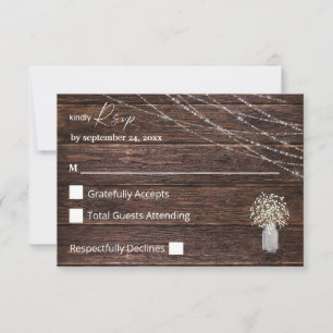 Baby's Breath, Wood & String Lights op Maaltijd RSVP Kaartje