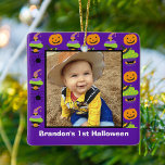 Baby's eerste Halloween Foto Cute Paars Custom Keramisch Ornament<br><div class="desc">De eerste Halloween-versiering van deze schattige baby is perfect voor nieuwe ouders die van oktober houden. Deze  paarse Halloween baby 1st-versiering is voorzien van een glimlachende Jack O' Lantern,  een spookachtige zwarte spin en twee verschillende heerlijke cupcakes met heks petten bovenaan voor een trick or treat-plezier.</div>