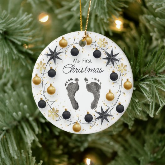 Baby's Eerste Kerst Custom Foot Prints Goud Keramisch Ornament (Boom)