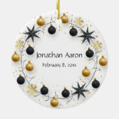 Baby's Eerste Kerst Custom Foot Prints Goud Keramisch Ornament (Achterkant)