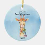 Baby's eerste kerst Giraffe blauw gepersonaliseerd Keramisch Ornament (Voorkant)