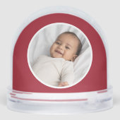 Baby's Eerste Kerst Keepsake Foto Rood Sneeuwbol (Achterkant)