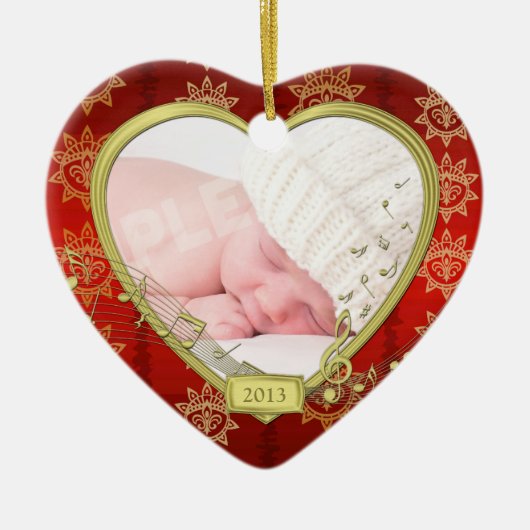 Baby's Eerste Kerst Rood Goud Foto Hart Keramisch Ornament (Voorkant)