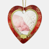 Baby's Eerste Kerst Rood Goud Foto Hart Keramisch Ornament (Links)
