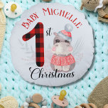 Baby's Eerste Kerst Schattigee Hippo Naam Keepsake Rond Kussen<br><div class="desc">Baby's eerste kerst Schattigee Baby Hippo Safari Animal Santa Hat Naam Keepsake ronde kussen.</div>