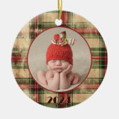 Baby's eerste kerst versleten Plaid Foto Keramisch Ornament (Voorkant)