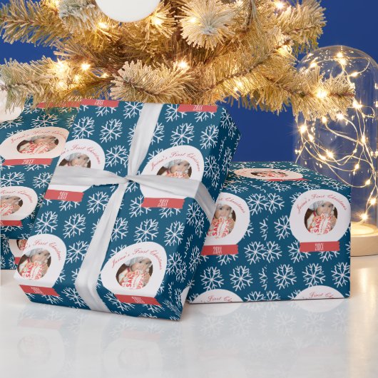 Baby's eerste kerstcadeautje Snowglobe Snowflakes Cadeaupapier (Feestdagen)