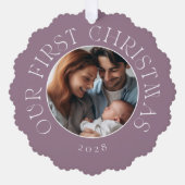 Baby's Eerste Kerstfeest Feestelijke Paarse Famili Ornament Kaart (Voorkant)
