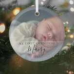 Baby's Eerste Kerstfeest Foto Elegant Script Glas Ornament<br><div class="desc">Het eerste kerstfotoscript van de baby is een ornament. Pas uw favoriete foto van de baby aan samen met hun naam en datum aan om een uniek geheugen en een geschenk voor een speciale eerste Kerstmis te creëer. Een heerlijk koepel om je nieuwe aankomst te vieren! Ontworpen door: Thisnotme©</div>