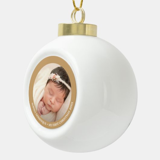 Baby's eerste kerstfoto met elegant keramische bal ornament (Rechts)