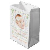 Baby's eerste kerstfoto Moderne cadeau Medium Cadeauzakje (Voorkant Gekanteld)