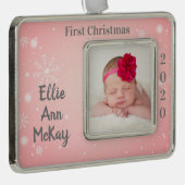 Baby's eerste kerstfoto Roze Snowflake Verzilverd Omlijst Ornament (Rechts)