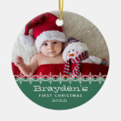 Baby's Eerste Kerstmis 2023 Foto Groen Keramisch Ornament (Voorkant)